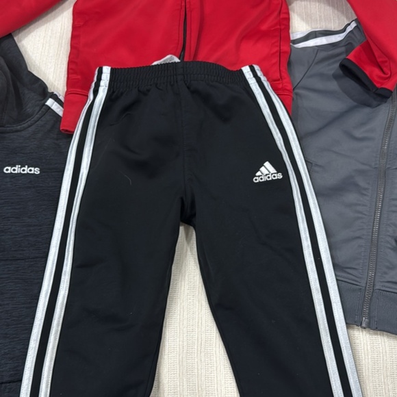 SOLD!Size 4 little boy brand bundle (nike/ adidas/ under armour) - Picture 6 of 6